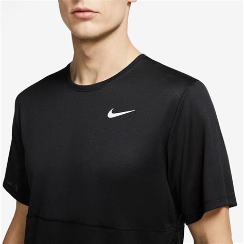 Schwarze Nike T